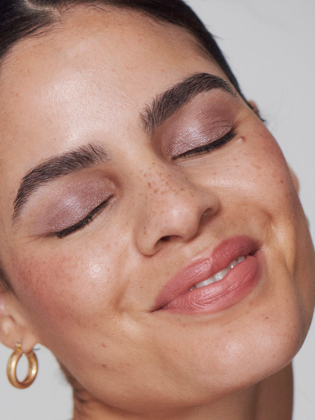 Liquid Powder Eye Tint