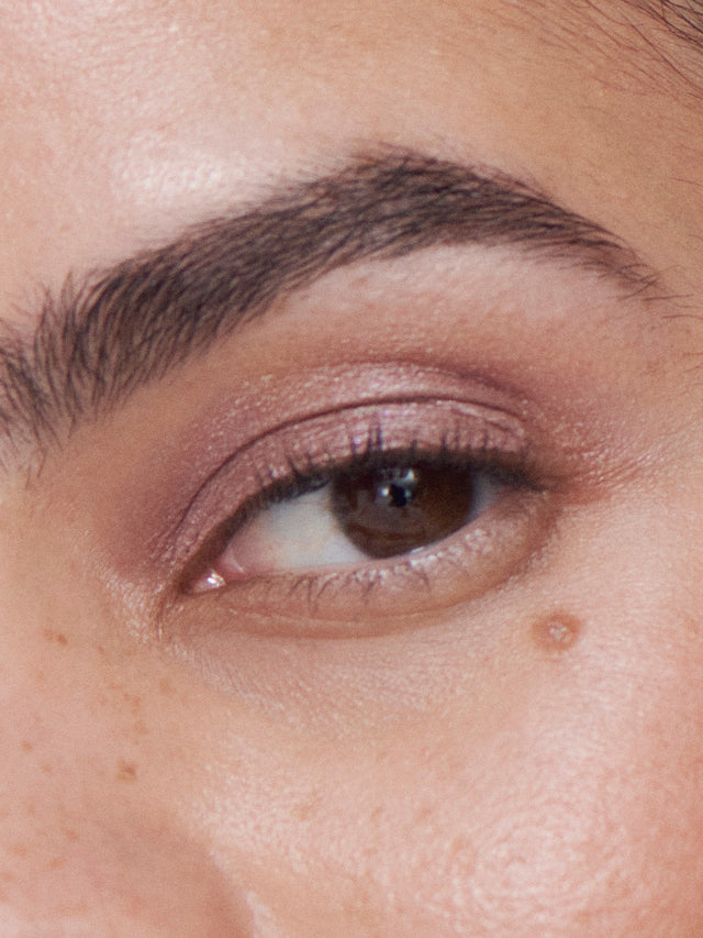 Liquid Powder Eye Tint