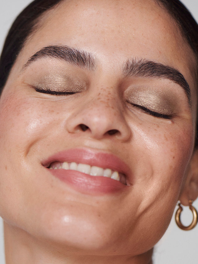 Liquid Powder Eye Tint