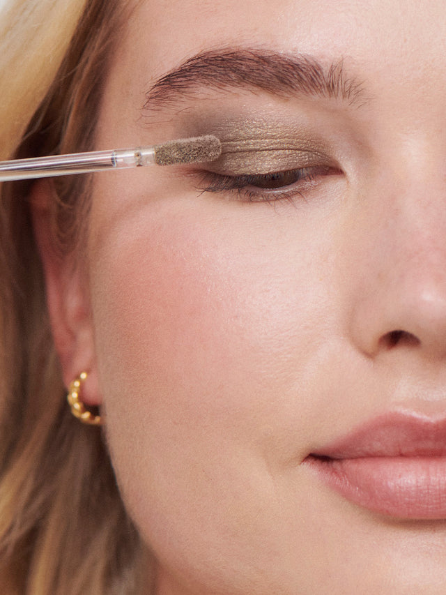 Liquid Powder Eye Tint