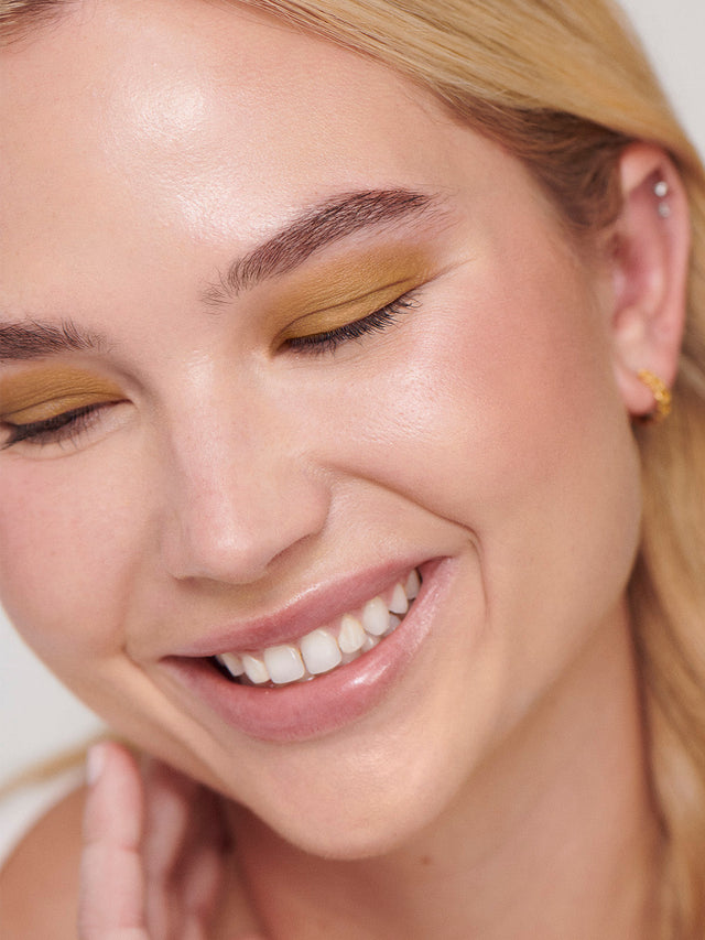 Liquid Powder Eye Tint