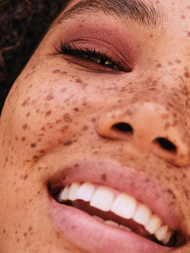 Liquid Powder Eye Tint