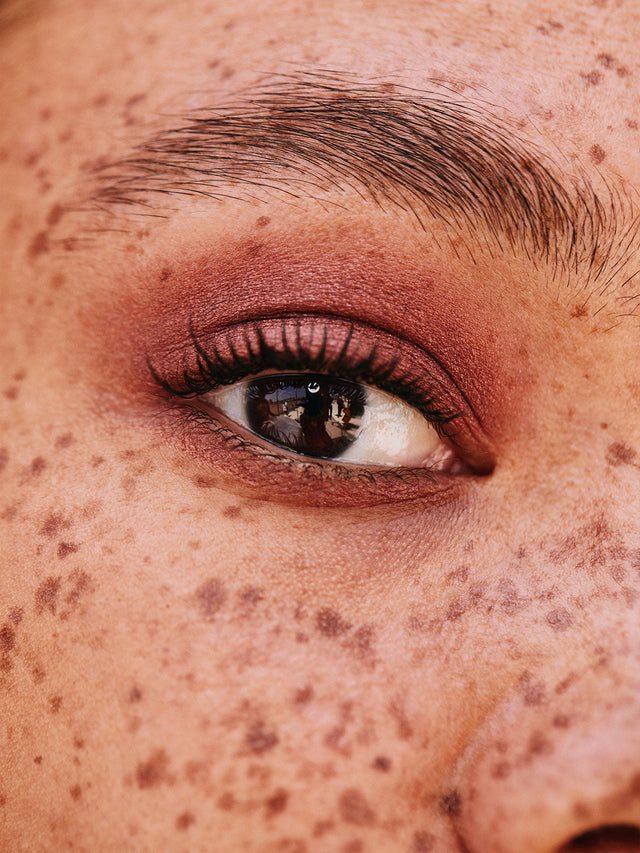 Liquid Powder Eye Tint